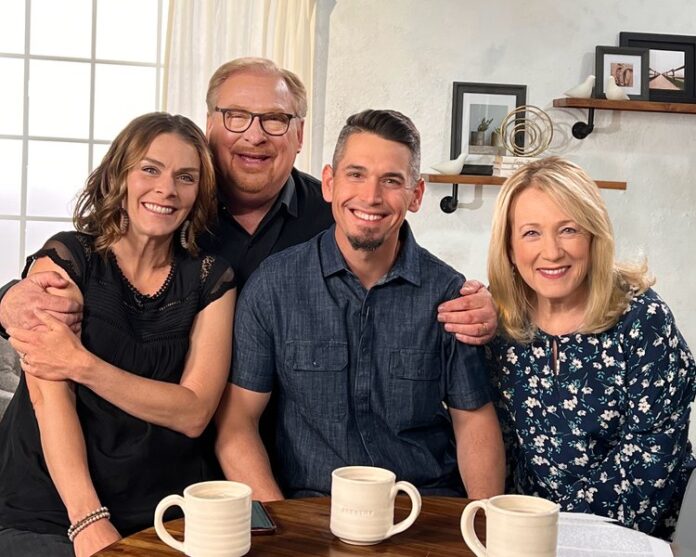 Rick Warren and his wife (far right) with Stacie Wood and Andy Wood.